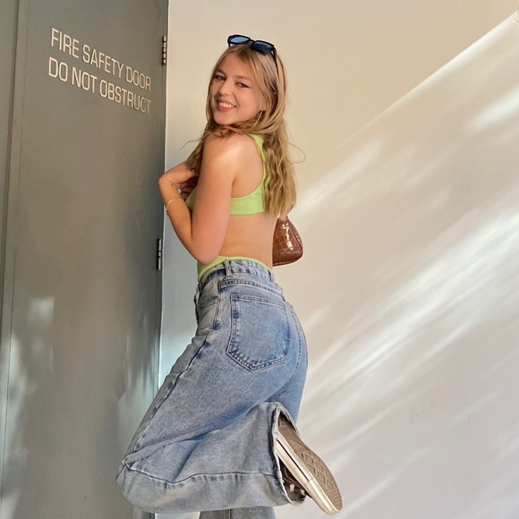 Meet your Posher, Olivia - Picture 1 of 1